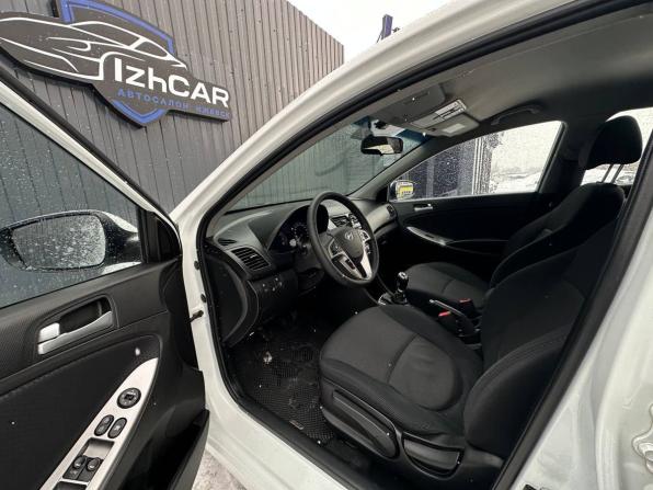 Hyundai Solaris I Рестайлинг с пробегом 2015 года, цена 749 000 рублей, 132800 км, хэтчбек, Автокод Объявления