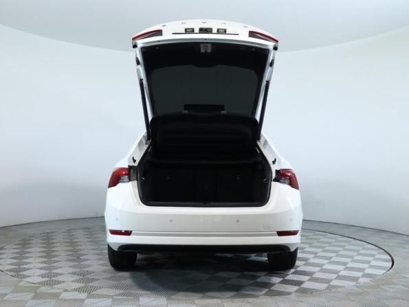 Skoda Octavia IV (A8) с пробегом 2022 года, цена 1 999 990 рублей, 79701 км, лифтбек, Автокод Объявления