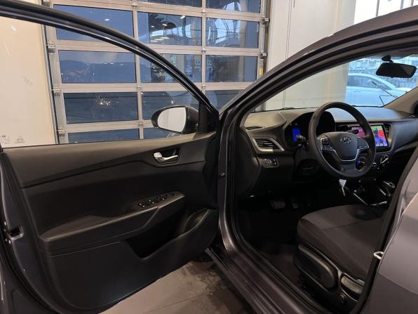 Hyundai Solaris II Рестайлинг с пробегом 2021 года, цена 1 989 000 рублей, 30910 км, седан, Автокод Объявления