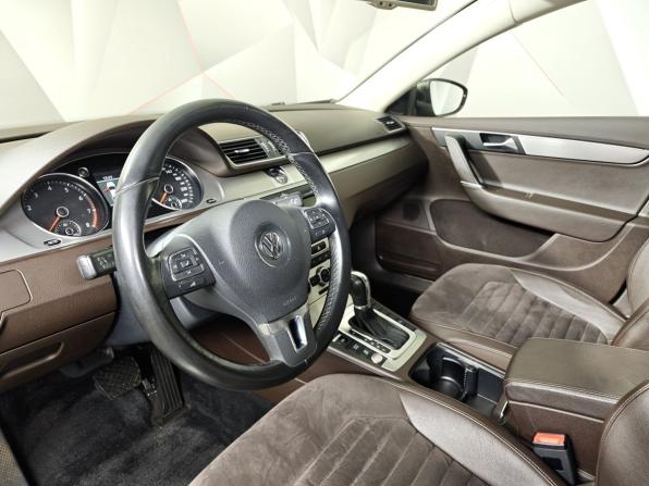 Volkswagen Passat B7 с пробегом 2013 года, цена 1 055 000 рублей, 215538 км, седан, Автокод Объявления