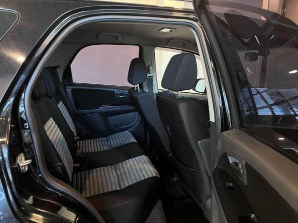 Suzuki SX4 I (Classic) Рестайлинг с пробегом 2010 года, цена 789 000 рублей, 176682 км, хэтчбек, Автокод Объявления