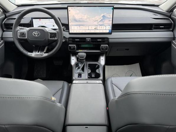 Toyota RAV4 VI (XA60) с пробегом 2026 года, цена 4 199 000 рублей, 10 км, внедорожник, Автокод Объявления