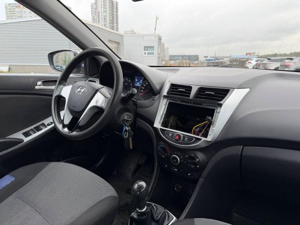 Hyundai Solaris I с пробегом 2011 года, цена 450 000 рублей, 323000 км, седан, Автокод Объявления