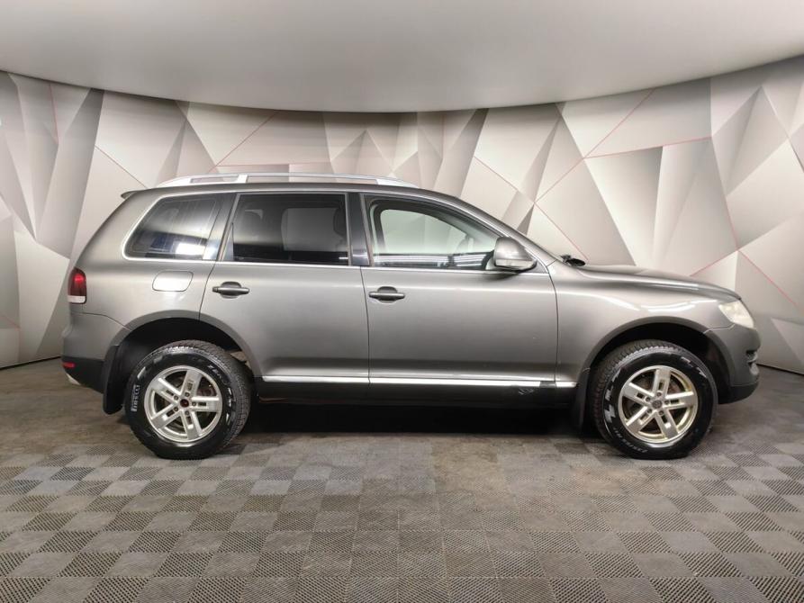Volkswagen Touareg I Рестайлинг Москва  - изображение 6