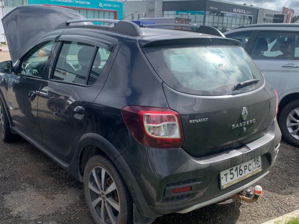 Renault Sandero II с пробегом 2015 года, цена 850 000 рублей, 89067 км, хэтчбек, Автокод Объявления