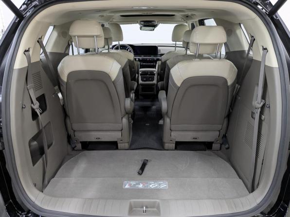 Kia Carnival IV с пробегом 2023 года, цена 4 850 000 рублей, 31601 км, минивэн, Автокод Объявления