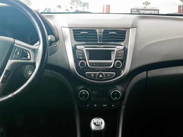 Hyundai Solaris I Рестайлинг с пробегом 2016 года, цена 950 000 рублей, 165078 км, седан, Автокод Объявления