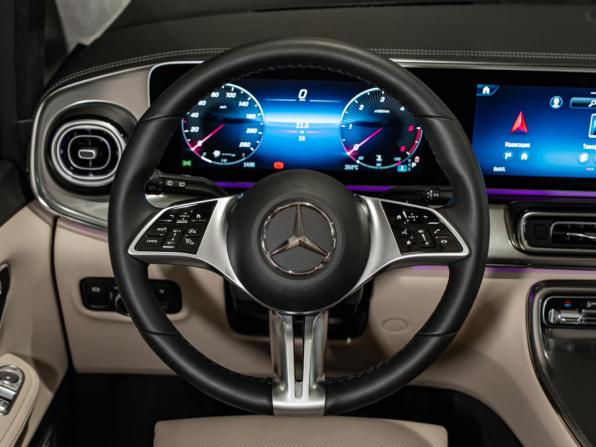 Mercedes-Benz V-Класс III (W447) Рестайлинг 2 с пробегом 2024 года, цена 14 317 000 рублей, 100 км, минивэн, Автокод Объявления