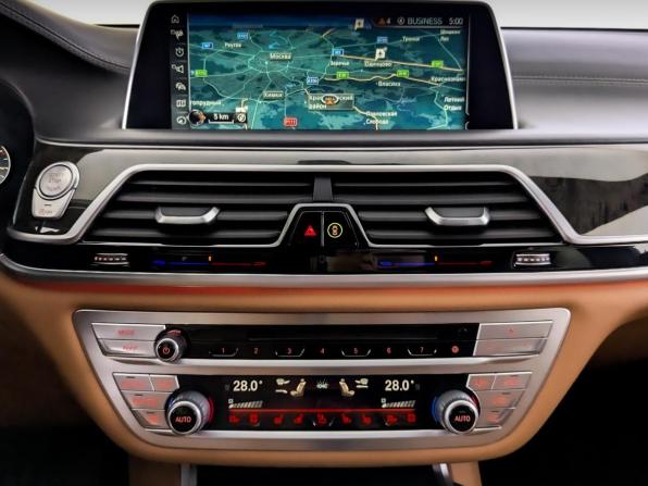 BMW 7 серии VI (G11/G12) с пробегом 2016 года, цена 3 000 000 рублей, 83571 км, седан, Автокод Объявления