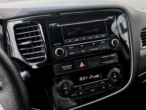 Mitsubishi Outlander III Рестайлинг 2 с пробегом 2015 года, цена 1 475 000 рублей, 242274 км, внедорожник, Автокод Объявления
