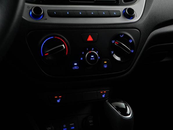 Hyundai Solaris II с пробегом 2017 года, цена 1 157 050 рублей, 133607 км, седан, Автокод Объявления