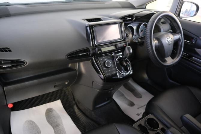 Toyota Wish II Рестайлинг с пробегом 2012 года, цена 1 469 000 рублей, 101945 км, минивэн, Автокод Объявления
