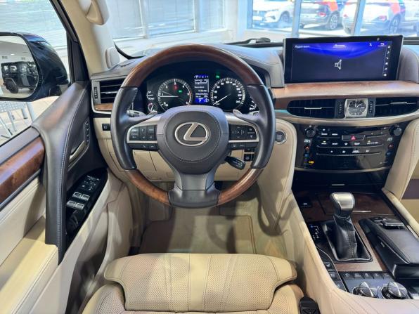 Lexus LX III Рестайлинг 2 с пробегом 2016 года, цена 7 250 000 рублей, 165362 км, внедорожник, Автокод Объявления