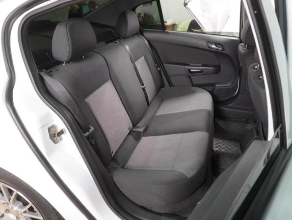Opel Astra H Рестайлинг с пробегом 2011 года, цена 599 000 рублей, 195367 км, седан, Автокод Объявления