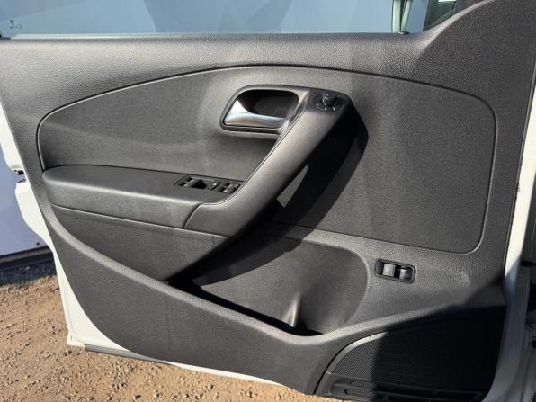 Volkswagen Polo V Рестайлинг с пробегом 2016 года, цена 750 000 рублей, 190000 км, седан, Автокод Объявления