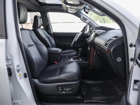Toyota Land Cruiser Prado 150 Series Рестайлинг 1 с пробегом 2017 года, цена 3 799 000 рублей, 145336 км, внедорожник, Автокод Объявления