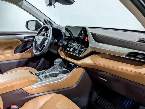Toyota Highlander IV (XU70) с пробегом 2025 года, цена 5 995 000 рублей, 10211 км, внедорожник, Автокод Объявления