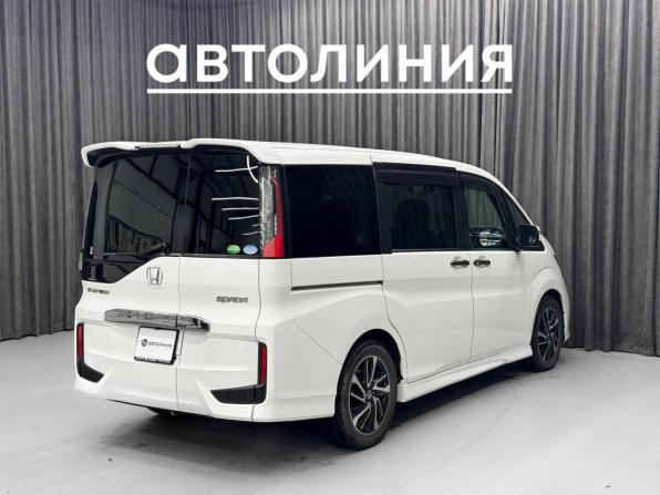 Honda Stepwgn V с пробегом 2016 года, цена 1 770 000 рублей, 128000 км, минивэн, Автокод Объявления