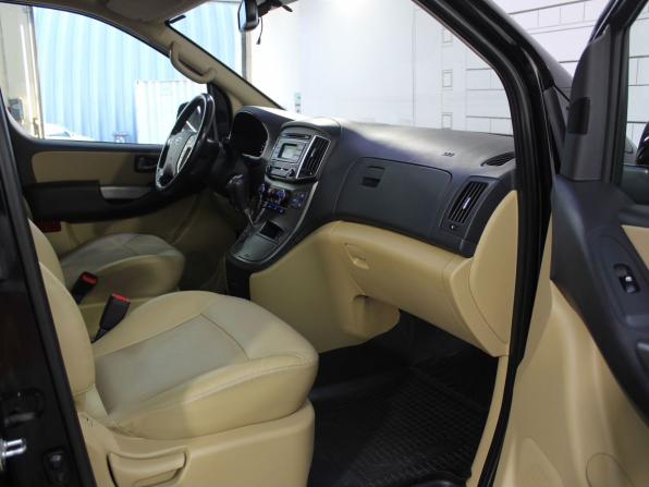 Hyundai H-1 II Рестайлинг 2 с пробегом 2021 года, цена 3 850 000 рублей, 83450 км, минивэн, Автокод Объявления