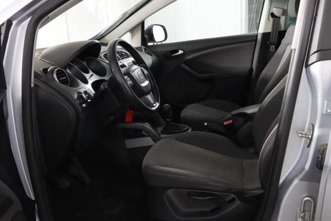 SEAT Altea I Рестайлинг с пробегом 2011 года, цена 679 990 рублей, 177436 км, минивэн, Автокод Объявления