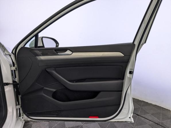 Volkswagen Passat B8 Рестайлинг с пробегом 2020 года, цена 2 390 000 рублей, 59401 км, седан, Автокод Объявления