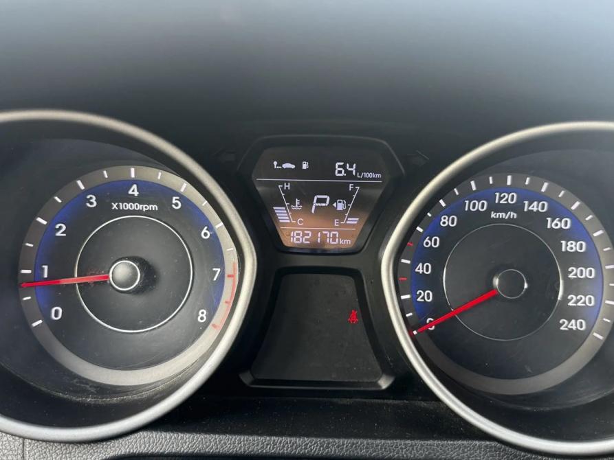 Hyundai Elantra V (MD) Рестайлинг Москва  - изображение 12