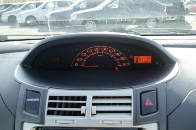 Toyota Vitz II (XP90) с пробегом 2005 года, цена 380 000 рублей, 163000 км, хэтчбек, Автокод Объявления