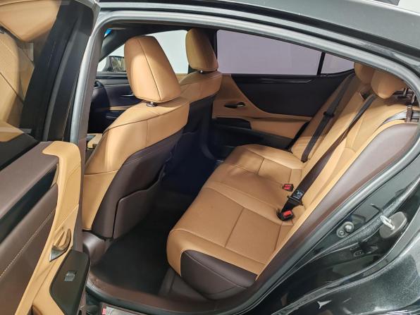 Lexus ES VII с пробегом 2020 года, цена 3 675 000 рублей, 131952 км, седан, Автокод Объявления