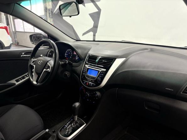 Hyundai Solaris I с пробегом 2011 года, цена 869 900 рублей, 182710 км, седан, Автокод Объявления