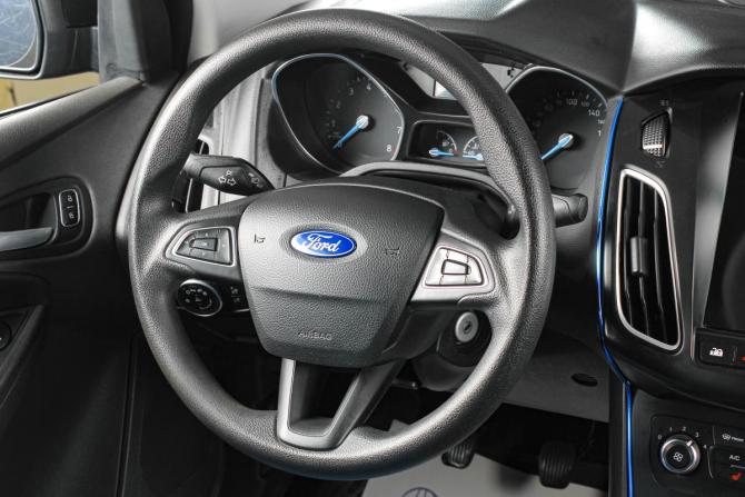 Ford Focus III Рестайлинг с пробегом 2015 года, цена 899 000 рублей, 196000 км, седан, Автокод Объявления
