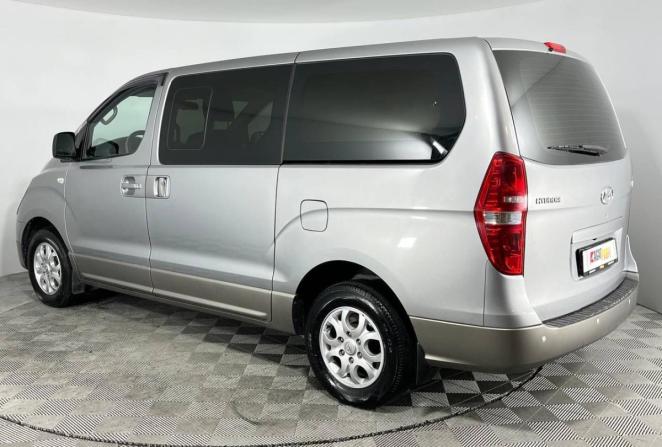 Hyundai H-1 II с пробегом 2014 года, цена 1 650 000 рублей, 217252 км, минивэн, Автокод Объявления