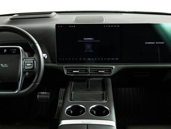 Li Auto (Lixiang) L8 I с пробегом 2023 года, цена 5 299 700 рублей, 76946 км, внедорожник, Автокод Объявления