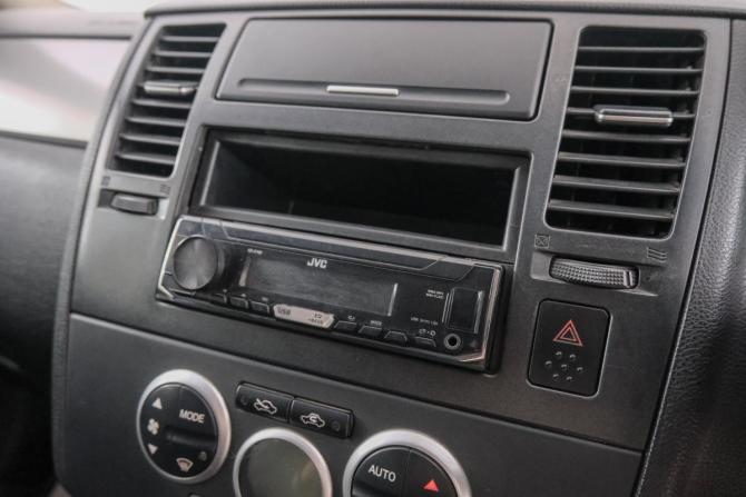 Nissan Tiida I с пробегом 2005 года, цена 449 000 рублей, 262144 км, хэтчбек, Автокод Объявления