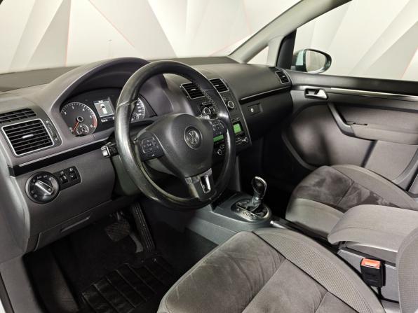 Volkswagen Touran I Рестайлинг 2 с пробегом 2011 года, цена 865 000 рублей, 372766 км, компактвэн, Автокод Объявления