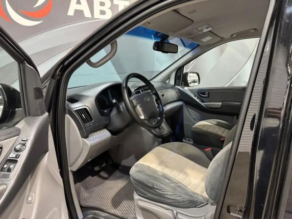 Hyundai H-1 II Рестайлинг 2 с пробегом 2019 года, цена 2 620 000 рублей, 223000 км, минивэн, Автокод Объявления