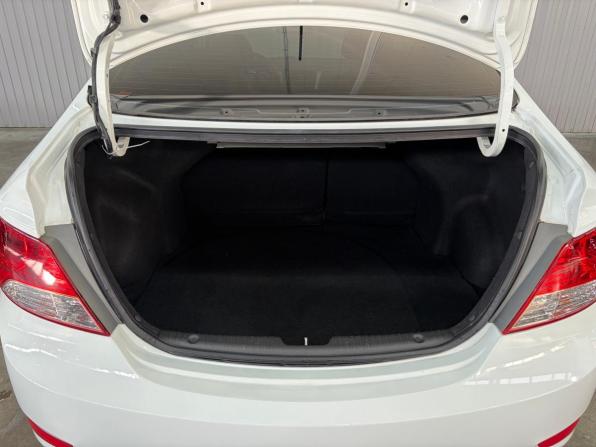 Hyundai Solaris I с пробегом 2011 года, цена 697 000 рублей, 256000 км, седан, Автокод Объявления