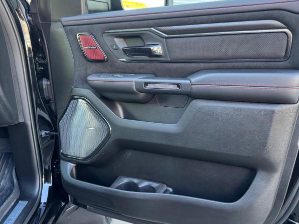 Ram 1500 V Рестайлинг с пробегом 2024 года, цена 11 300 000 рублей, 16019 км, пикап, Автокод Объявления