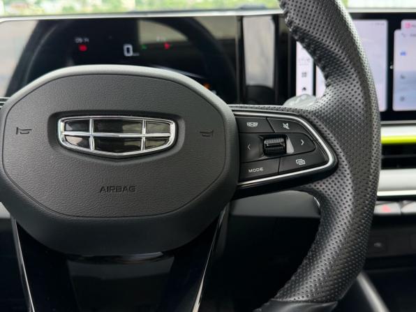 Geely Coolray I Рестайлинг с пробегом 2023 года, цена 2 070 000 рублей, 47300 км, внедорожник, Автокод Объявления