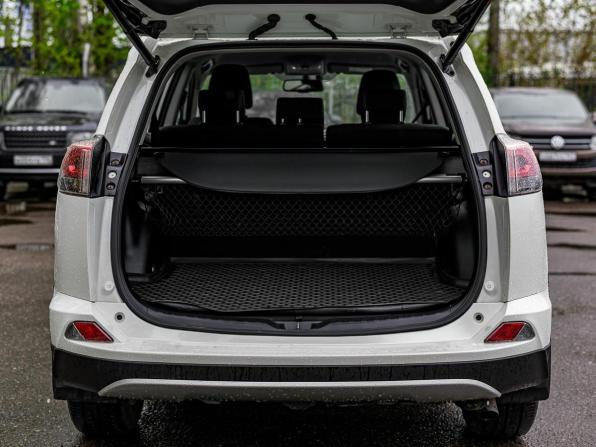 Toyota RAV4 IV (XA40) Рестайлинг с пробегом 2017 года, цена 2 120 000 рублей, 134603 км, внедорожник, Автокод Объявления
