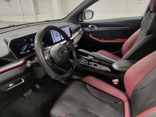 Geely Coolray I Рестайлинг с пробегом 2024 года, цена 2 199 000 рублей, 24218 км, внедорожник, Автокод Объявления