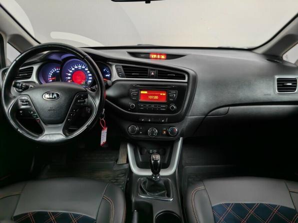 Kia Ceed II Рестайлинг с пробегом 2016 года, цена 1 099 000 рублей, 152456 км, хэтчбек, Автокод Объявления