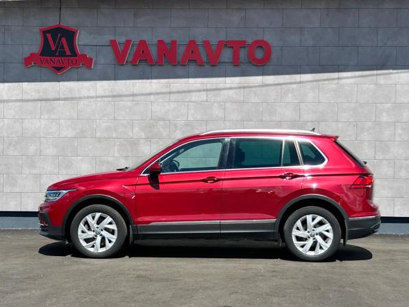 Volkswagen Tiguan II Рестайлинг с пробегом 2021 года, цена 3 300 000 рублей, 63900 км, внедорожник, Автокод Объявления