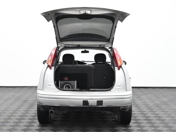 Ford Focus I (North America) с пробегом 2001 года, цена 199 000 рублей, 225000 км, хэтчбек, Автокод Объявления
