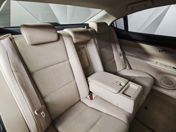 Lexus ES VI с пробегом 2013 года, цена 2 000 000 рублей, 166010 км, седан, Автокод Объявления