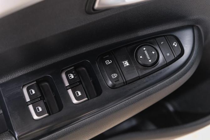 Kia Rio IV Рестайлинг с пробегом 2020 года, цена 1 499 000 рублей, 140000 км, седан, Автокод Объявления