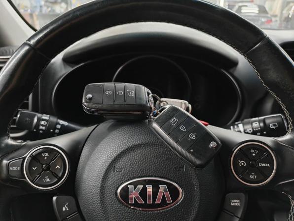 Kia Soul II Рестайлинг с пробегом 2017 года, цена 1 368 000 рублей, 114758 км, хэтчбек, Автокод Объявления