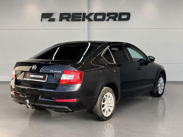 Skoda Octavia III (A7) с пробегом 2015 года, цена 1 349 000 рублей, 177552 км, лифтбек, Автокод Объявления