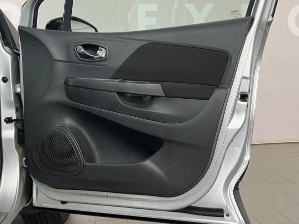 Renault Kaptur I с пробегом 2016 года, цена 1 149 000 рублей, 180000 км, внедорожник, Автокод Объявления