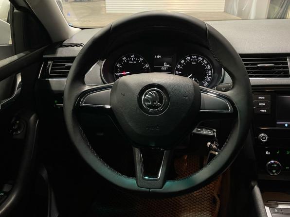 Skoda Octavia III (A7) Рестайлинг с пробегом 2017 года, цена 1 149 000 рублей, 206775 км, лифтбек, Автокод Объявления