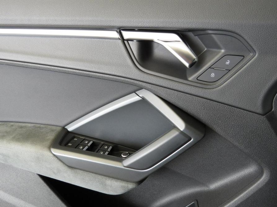 Audi Q3 II (F3) Санкт-Петербург  - изображение 10